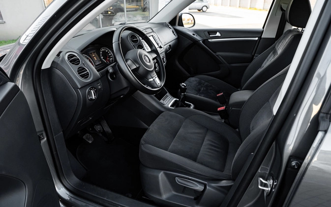 Volkswagen Tiguan cena 49900 przebieg: 215000, rok produkcji 2013 z Piwniczna-Zdrój małe 781
